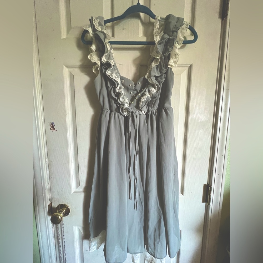 A’reve grey mini dress with cream lace kawaii